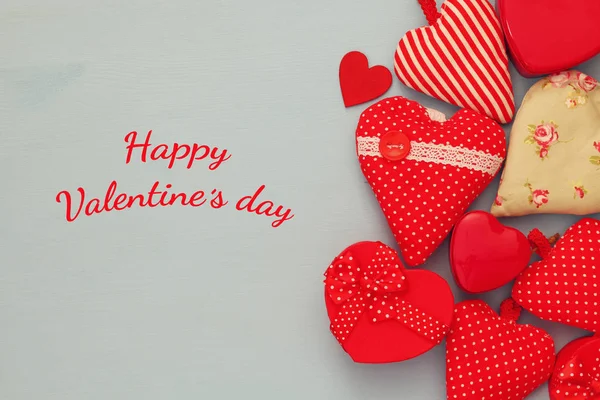 Çeşitli ahşap ve kumaş Kalpler