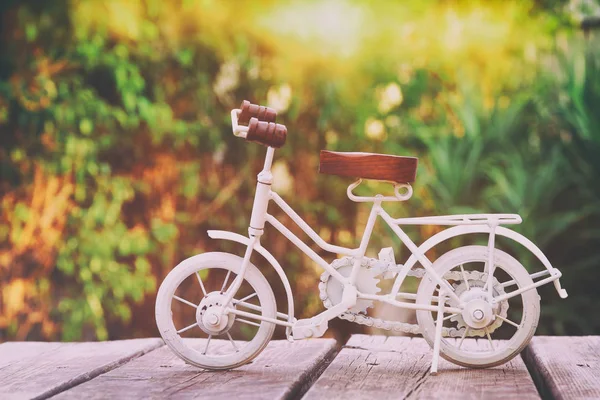 Miniaturspielzeug für alte Fahrräder — Stockfoto