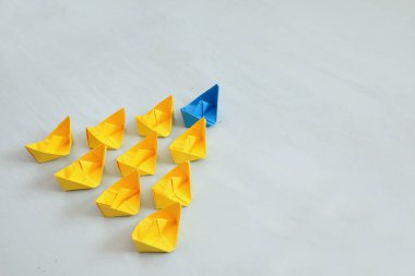 Kağıt tekne ile liderlik kavramı
