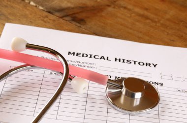 Görüntü belge ve stetoskop.