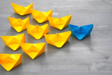 Kağıt tekne ile liderlik kavramı