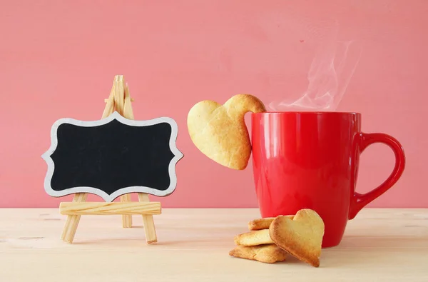 Cup of coffee and cookies — Stock Photo, Image