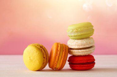 Renkli macarons veya macaroons görüntü