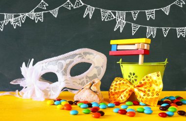 Purim kutlama kavramı (Yahudi karnaval tatil)