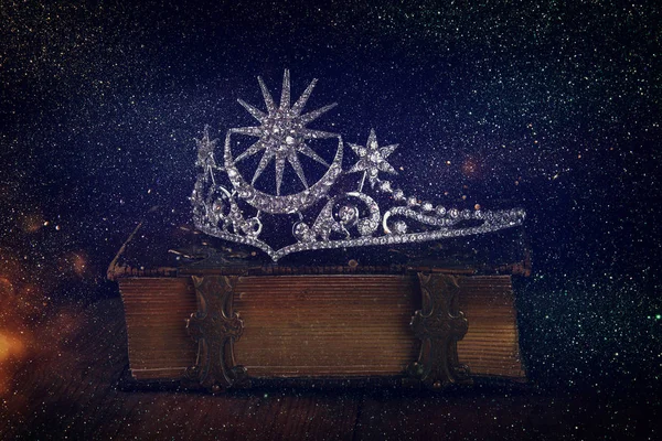 Imagine cheie scăzută a coroanei frumoase a reginei diamantului — Fotografie, imagine de stoc