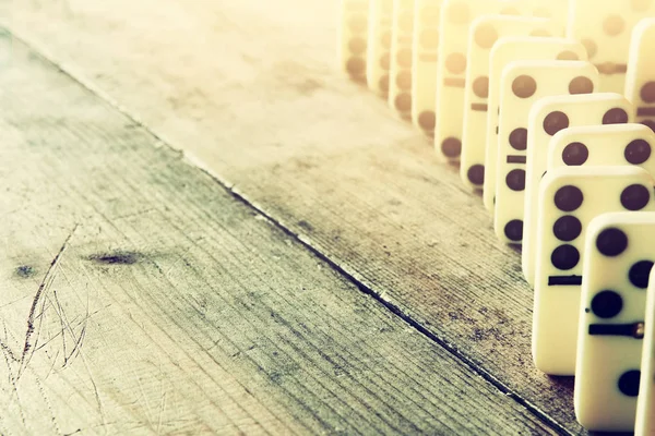 Beyaz domino taşları. İcra ve risk denetim kavramı — Stok fotoğraf