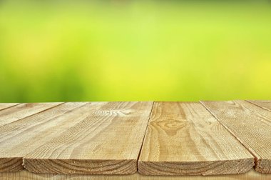 Arka plan önünde boş rustik masa