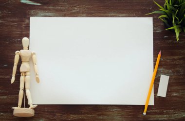 Arka plan boş sanat kağıt ve sanatçı üstten görünüm sağlar