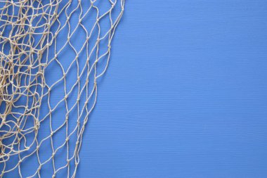 File mavi ahşap arka plan üzerinde yukarıdan