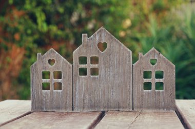 antika ahşap ev bahçe veya park