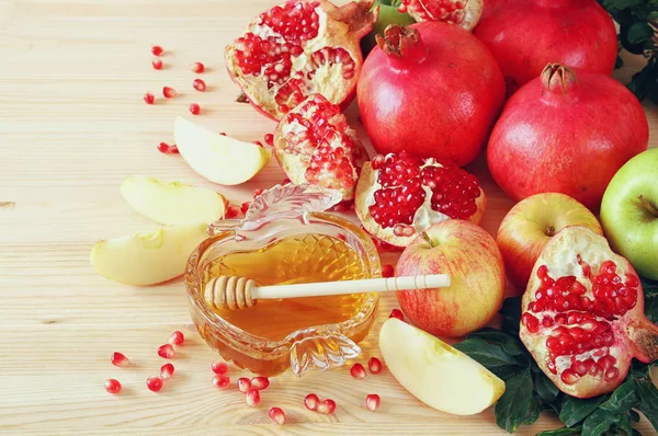 Rosh hashanah (εβραϊκή Πρωτοχρονιά διακοπών) έννοια. Παραδοσιακά σύμβολα — Φωτογραφία Αρχείου