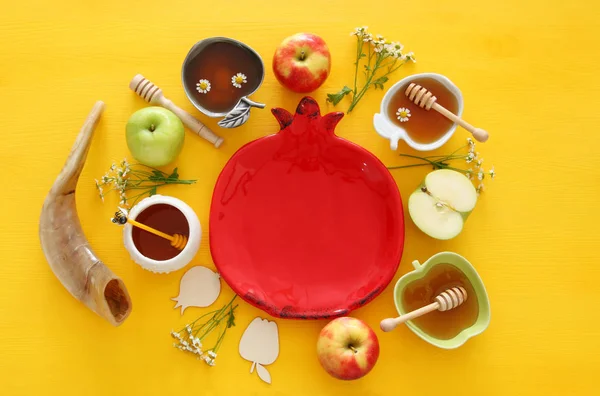 Rosh hashanah (feriado de Ano Novo judaico) conceito. Símbolos tradicionais — Fotografia de Stock