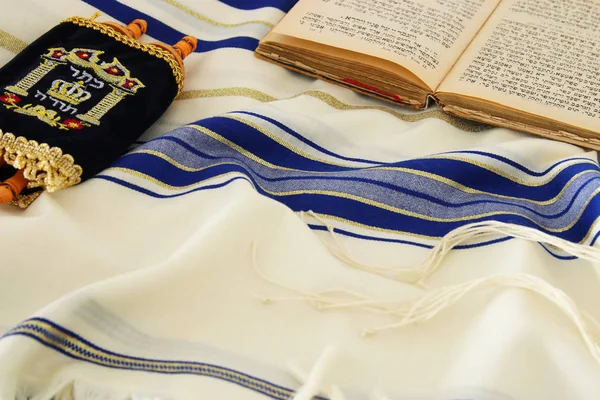 Prayer Shawl - Tallit, jewish religious symbol — Stock Photo, Image