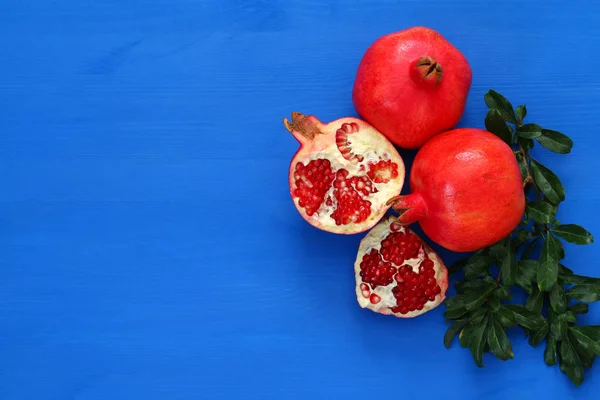 Rosh hashanah (jewesh yeni yıl tatili) kavramı - nar — Stok fotoğraf