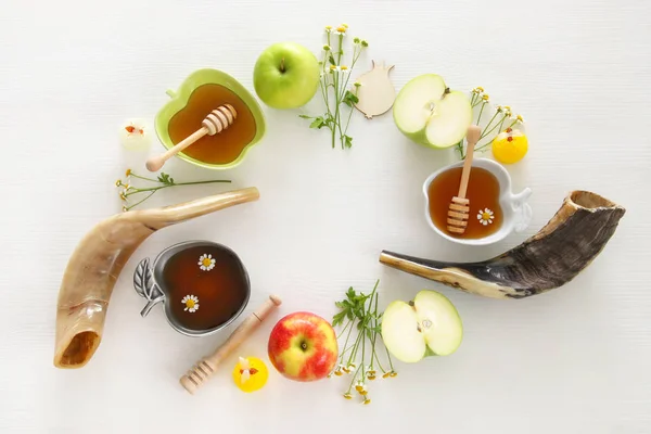 Rosh hashanah (Yahudi Yeni Yıl Tatili) konsepti. Geleneksel semboller — Stok fotoğraf