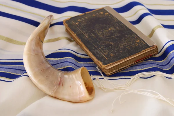 Mantón de oración - Tallit, símbolo religioso judío —  Fotos de Stock