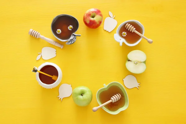 Rosh hashanah (judisk nyårshelg) koncept. Traditionella symboler — Stockfoto