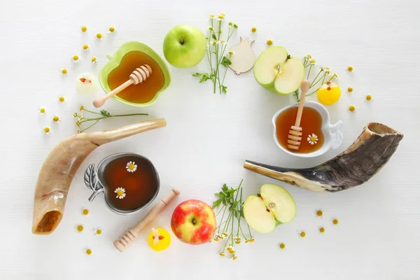 Rosh hashanah (Yahudi Yeni Yıl Tatili) konsepti. Geleneksel semboller — Stok fotoğraf