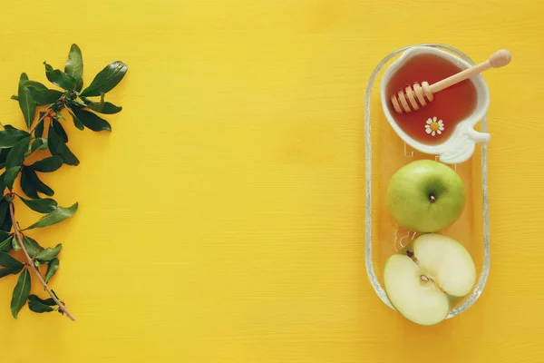 Rosh hashanah (Yahudi yeni yıl tatili) kavramı. Geleneksel sym — Stok fotoğraf