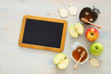 Rosh hashanah (Yahudi Yeni Yıl Tatili) konsepti. Geleneksel semboller