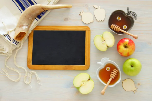 Rosh hashanah (Yahudi Yeni Yıl Tatili) konsepti. Geleneksel semboller — Stok fotoğraf