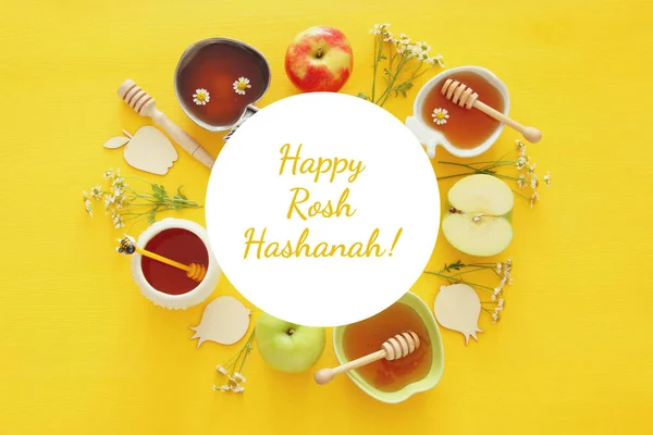 Rosh hashanah (Yahudi Yeni Yıl Tatili) konsepti. Geleneksel semboller — Stok fotoğraf