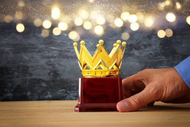 Ödül kupa Haritayı zafer ya da kazanan ilk yer tutan işadamı