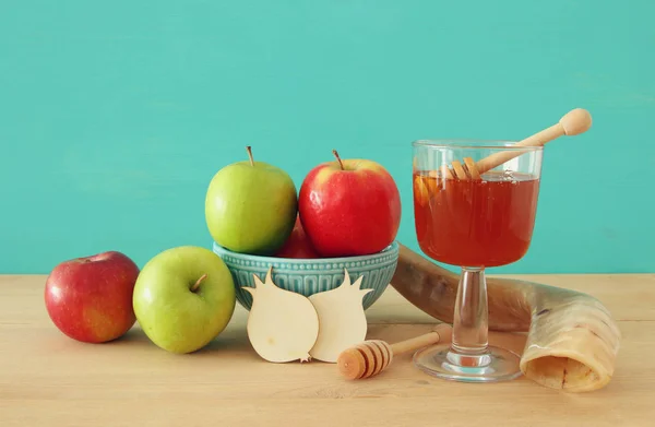 Rosh hashanah (Yahudi Yeni Yıl Tatili) konsepti. Geleneksel semboller — Stok fotoğraf