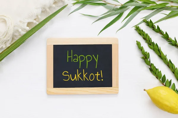 Festival judío de Sukkot. Símbolos tradicionales (Las cuatro especies): Etrog, lulav, hadas, arava — Foto de Stock