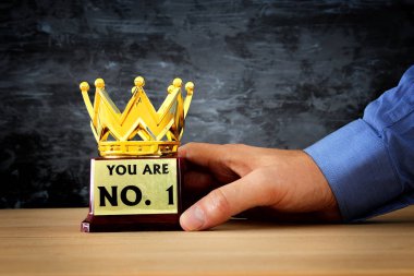 Ödül kupa Haritayı zafer ya da kazanan ilk yer tutan işadamı