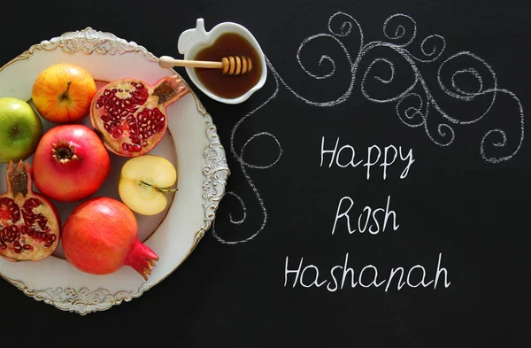 Rosh hashanah (Yahudi Yeni Yıl Tatili) konsepti. Geleneksel semboller — Stok fotoğraf