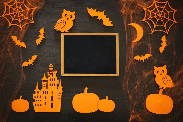 Cadılar Bayramı tatil kavramı üstten görünüm sahne