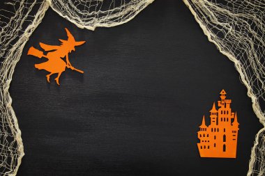 Cadılar Bayramı tatil kavramı üstten görünüm sahne