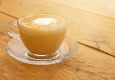 görüntü üzerinde eski ahşap masa kahve Kupası