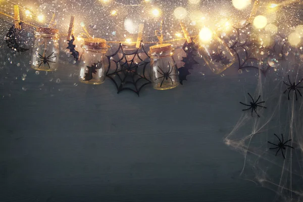 할로윈 휴가 개념. Masson 항아리 거미, 욕조와 나무 장식 — 스톡 사진