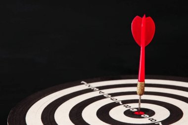 Kırmızı oklar Dart hedef Merkezi
