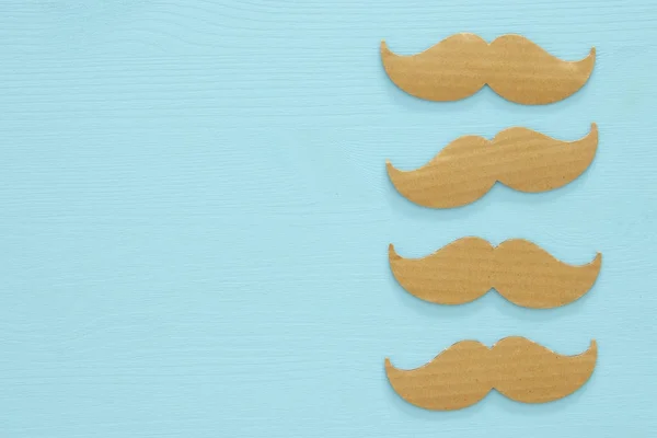 Movember rakoviny povědomí koncept dřevěné pozadí. Pohled shora — Stock fotografie