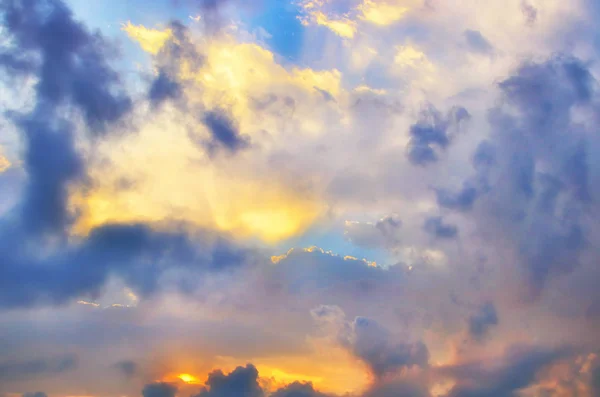 Imagem do céu do nascer do sol com nuvens — Fotografia de Stock