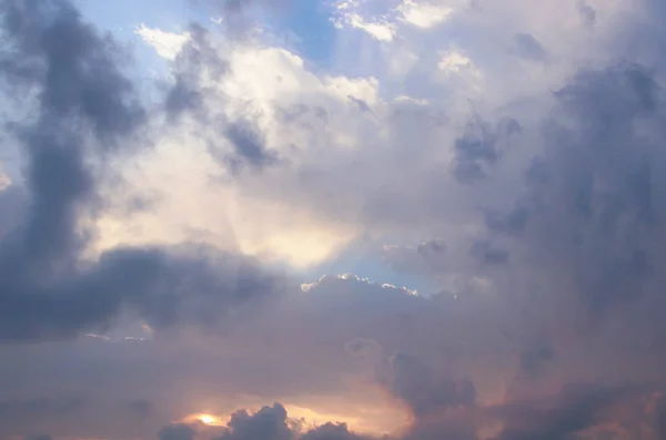 선라이즈 하늘에 구름의 이미지 — 스톡 사진