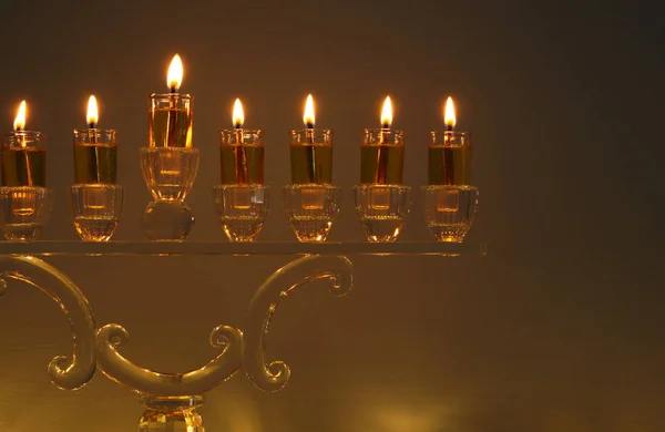 Εικόνα της εβραϊκής διακοπές Hanukkah φόντο με menorah (παραδοσιακό μανουάλια) και κεριά. — Φωτογραφία Αρχείου