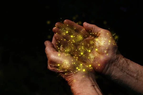 Closeup hands of elderly man begging for help. concept for poverty or hunger or seeking for light in the dark. — Stock Photo, Image