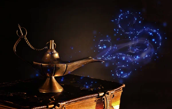 Image Magical Aladdin Lamp Old Books Lamp Wishes — Stock Photo, Image