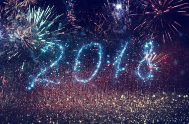 Mutlu yeni yıl 2018 glitter ile arka plan ışıklar. de-odaklı.