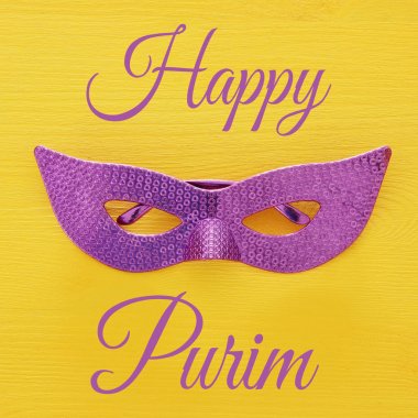 Üstten Görünüm maskeli balo palyaço arka plan görüntüsü. Düz yatıyordu. Purim kutlama kavramı (Yahudi karnaval tatil).