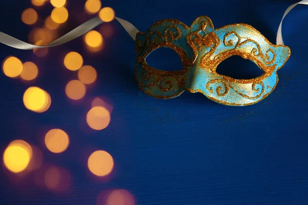 Bild Des Eleganten Venezianischen Blau Und Gold Mardi Gras Maske — Stockfoto