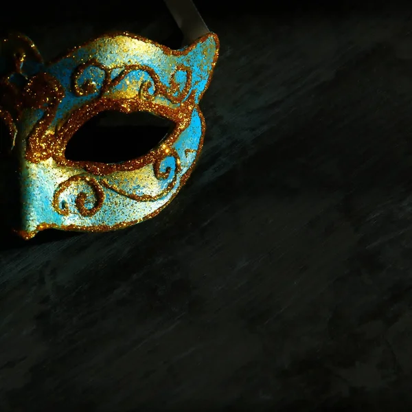 Foto Van Elegante Blauwe Gouden Venetiaanse Mardi Gras Mask Zwarte — Stockfoto