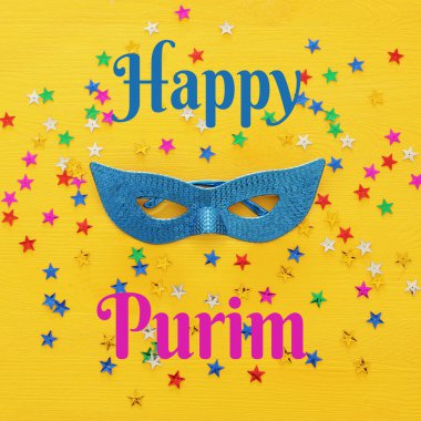 Üstten Görünüm maskeli balo palyaço arka plan görüntüsü. Düz yatıyordu. Purim kutlama kavramı (Yahudi karnaval tatil).