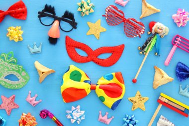 Purim kutlama kavramı (Yahudi karnaval tatil). Üstten Görünüm.