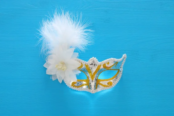Верхнее изображение маскарадного фона венецианской маски. Плоский лежал. Концепция празднования Пурим (еврейский карнавал) ). — стоковое фото