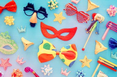 Purim kutlama kavramı (Yahudi karnaval tatil). Üstten Görünüm.